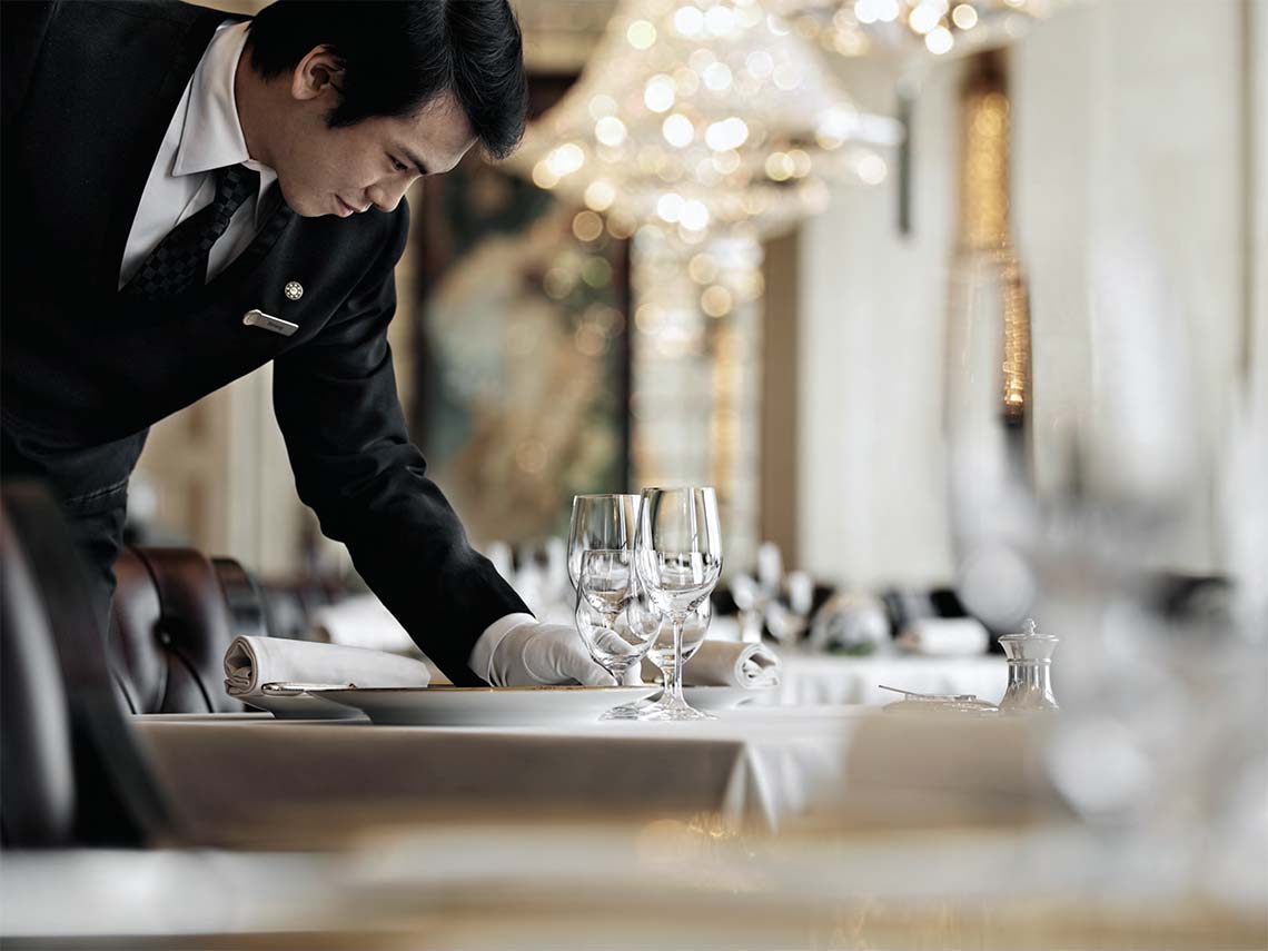 four seasons place dining room